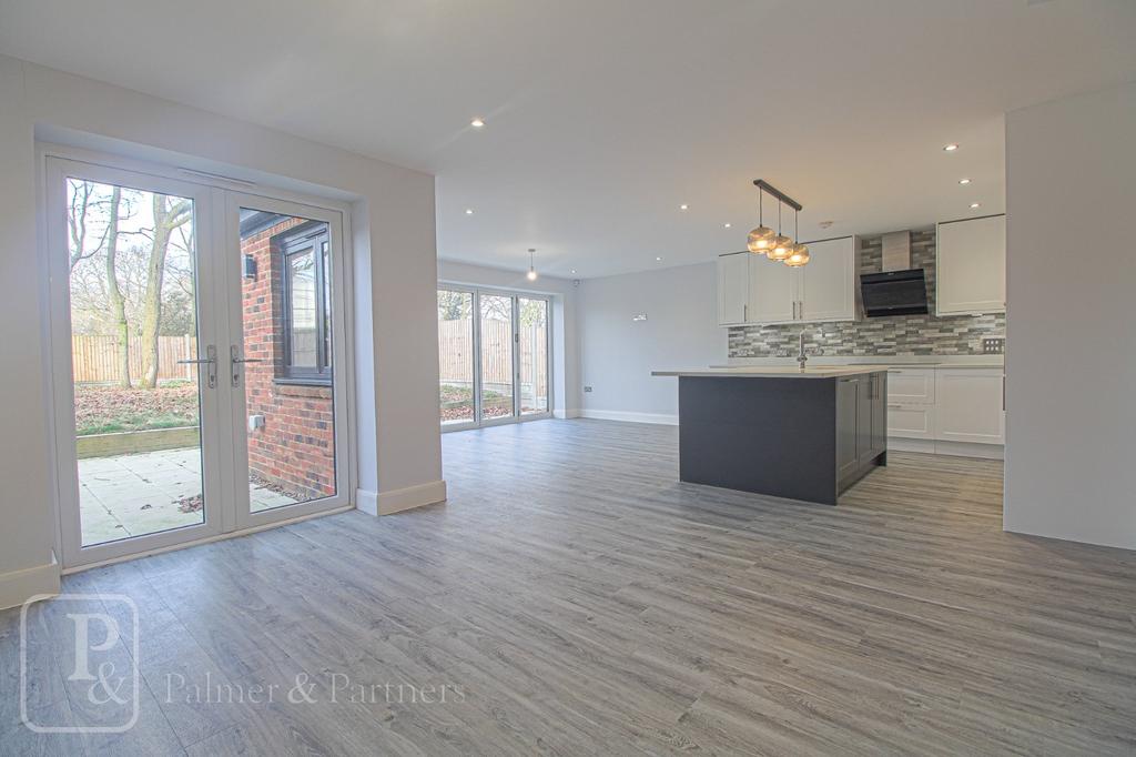 Kitchen / Dining