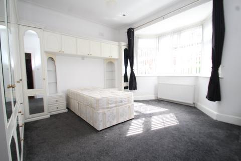 5 bedroom detached house to rent, Copgrove Road, Gipton, Leeds, West Yorkshire, LS8
