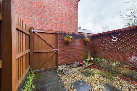 undefined, London Road, Gloucester, Gloucestershire, GL1
