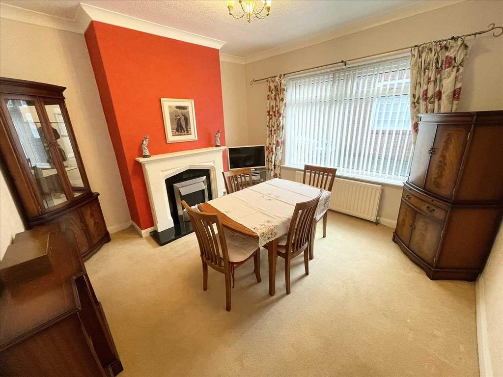 DINING ROOM (side)