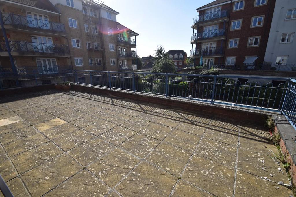 Dominica Court, Eastbourne BN23 3 bed apartment £320,000