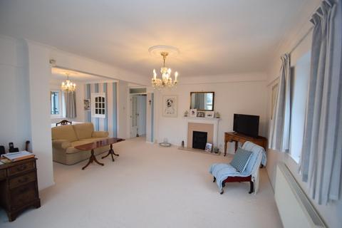 3 bedroom property for sale, Chiswick Place, Eastbourne BN21