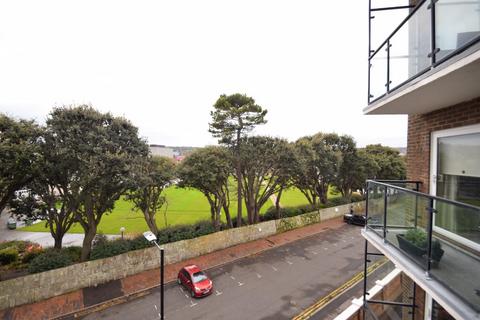 3 bedroom property for sale, Chiswick Place, Eastbourne BN21