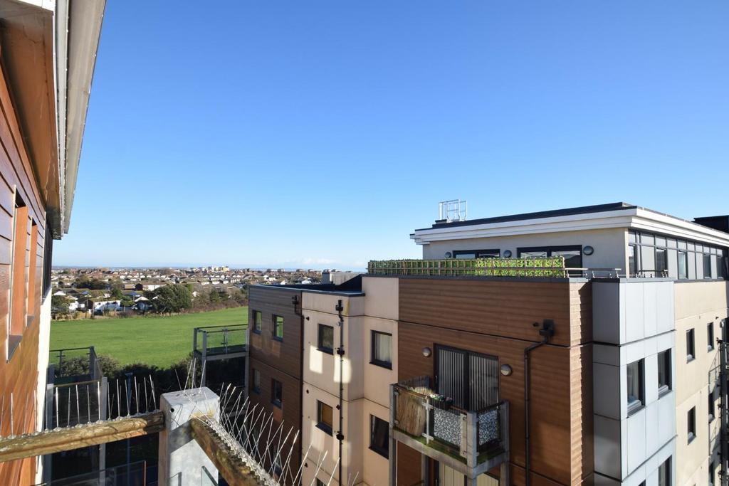 6 Groombridge Av, Eastbourne BN22 2 bed property for sale £200,000