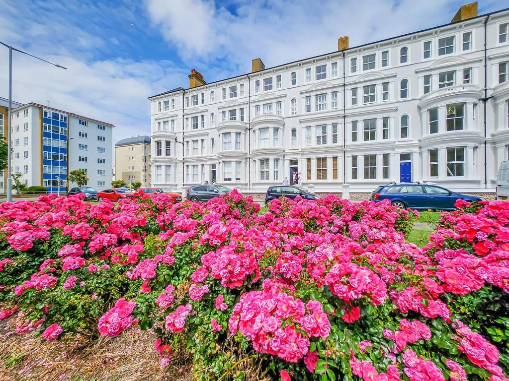 2 Howard Square, Eastbourne BN21 2 bed apartment for sale £430,000