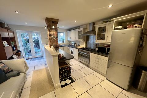 3 Alcombe Terrace, Northampton, NN1 3LD