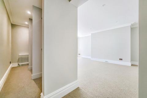 2 bedroom apartment for sale, Howard Square, Eastbourne BN21