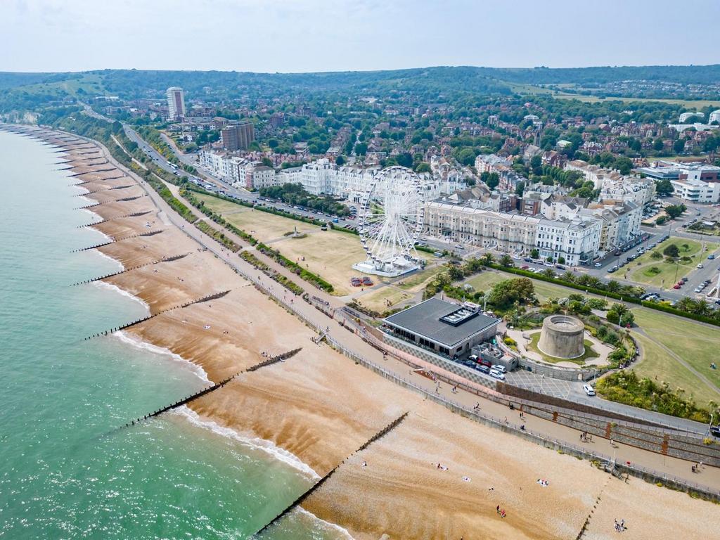 2 Howard Square, Eastbourne BN21 2 bed apartment for sale £430,000