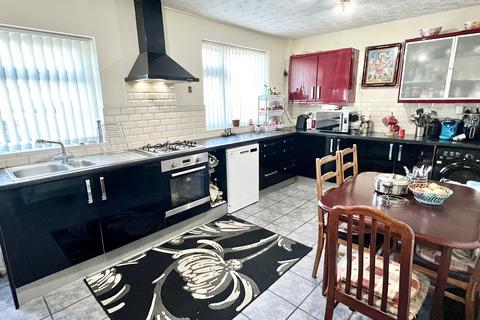 3 bedroom semi-detached house for sale, Howden Road, Eyres Monsell, Leicester, LE2
