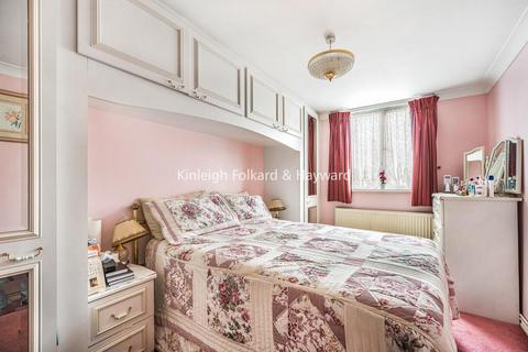 3 bedroom flat for sale, Kilburn Lane, London