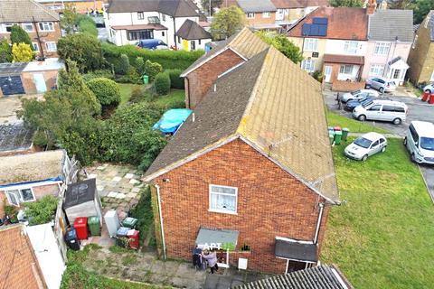 2 bedroom ground floor maisonette for sale, The Green, Slough SL1