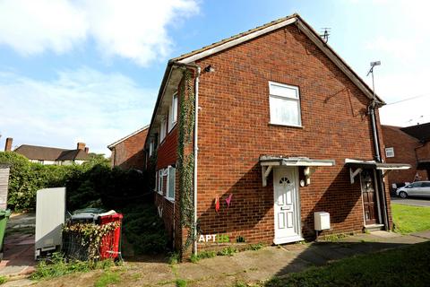 2 bedroom ground floor maisonette for sale, The Green, Slough SL1