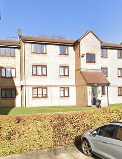 2 bedroom flat for sale, Walpole Road, Slough SL1