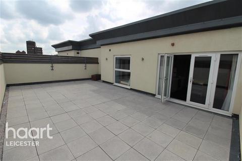 2 bedroom flat to rent, Penthouse Apartment with roof terrace