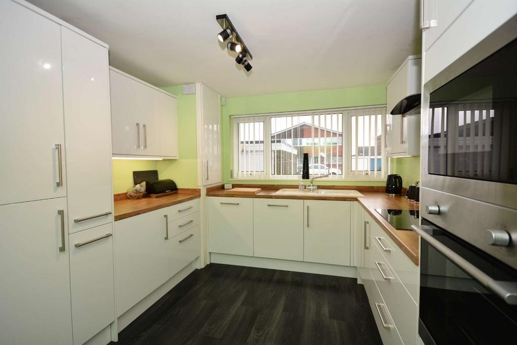 High Ridge Park, Rothwell, Leeds 3 bed townhouse for sale £225,000