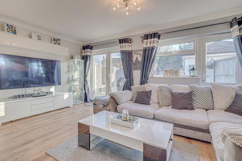 150 Church Road, Benfleet, SS7 4EN