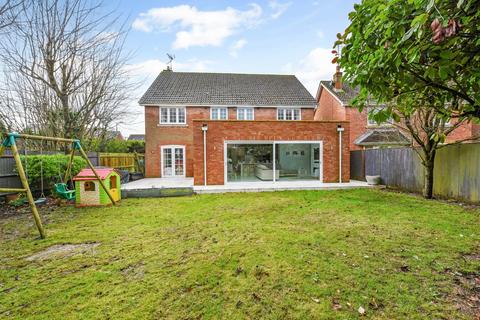 5 bedroom detached house for sale, Shipley Close, Alton, Hampshire