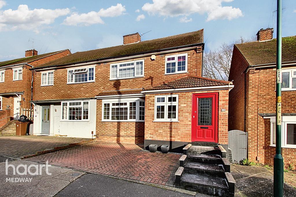 Abbey Road, Rochester 3 bed semidetached house for sale £375,000