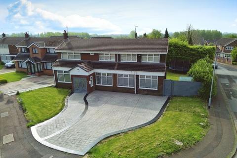 4 bedroom detached house for sale, Ringley Drive, Whitefield, M45