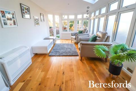15a River Drive, Upminster, RM14 1AR