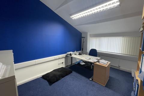 Office to rent - Units B & E, Homesdale Business Centre, Maidstone Road, Platt, Sevenoaks, Kent, TN15 8JL