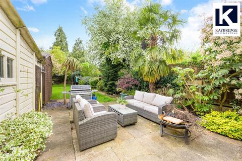24 Fulford Road, Epsom, KT19 9QX