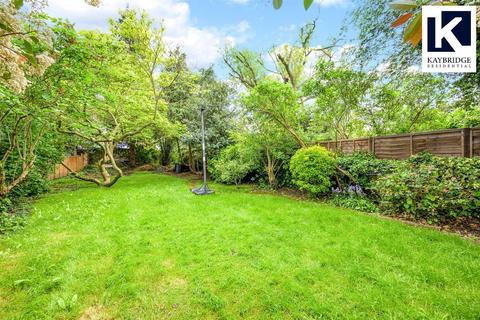 24 Fulford Road, Epsom, KT19 9QX
