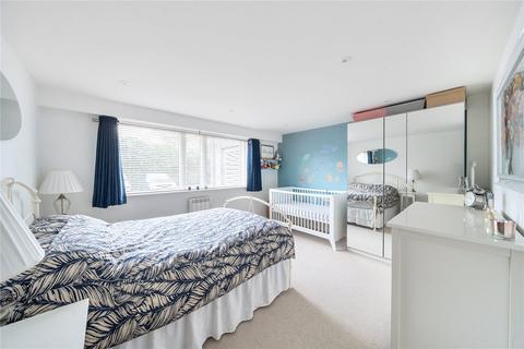 2 bedroom flat for sale, Kinsheron Place, 2 Pemberton Road, East Molesey, KT8