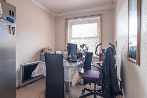 3 bedroom flat for sale, Benfield Road, Newcastle Upon Tyne NE6