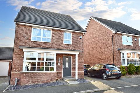 4 bedroom detached house for sale, Walmer Grove, Pudsey, West Yorkshire