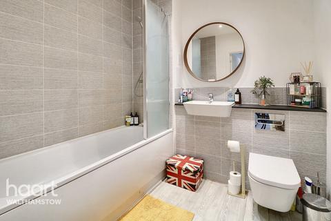 Flat 12, 14 Hoffmans Road, London, E17 6ZG