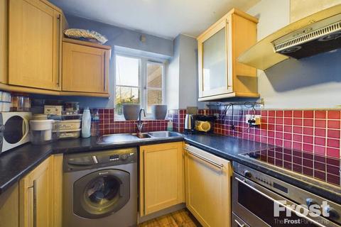 2 bedroom apartment for sale, Redford Close, Feltham, TW13