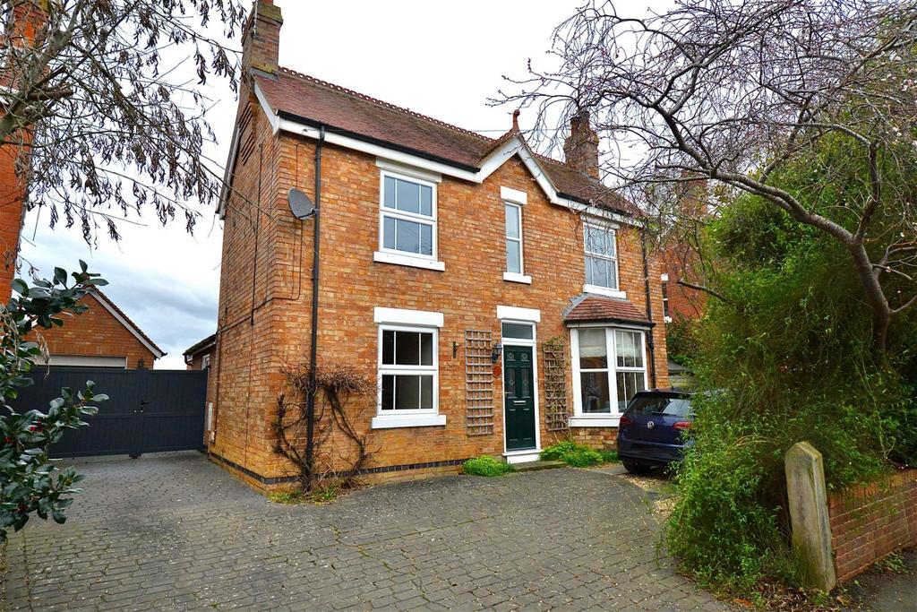 Badsey Fields Lane Badsey WR11 7EX 5 bed detached house for sale £595,000
