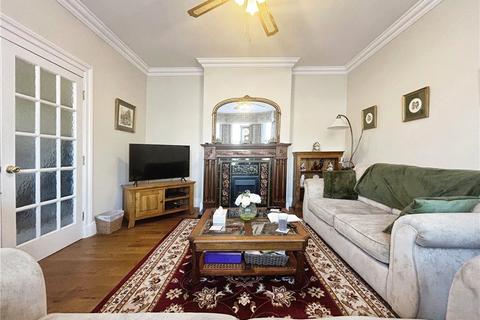3 bedroom detached house for sale, Medina Avenue, Newport, Isle of Wight