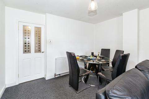 2 bedroom maisonette to rent, Penrith Close, Uxbridge UB8