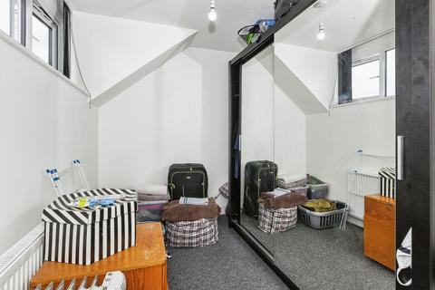 2 bedroom maisonette to rent, Penrith Close, Uxbridge UB8