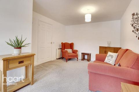 1 bedroom flat for sale, Gibson Court, Regarth Avenue, Romford