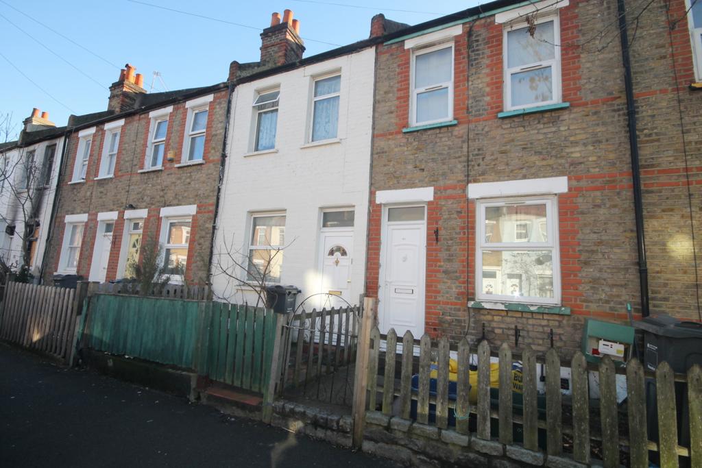 Hounslow, TW3 2 bed terraced house for sale £375,000