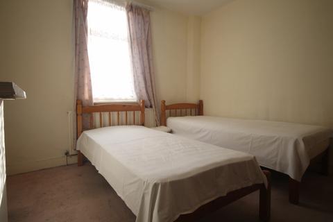 92 Myrtle Road, Hounslow, TW3 1QD