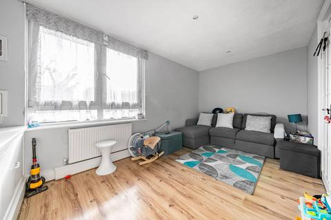 2 bedroom flat for sale - Wallis Close, Clapham Junction, London, SW11