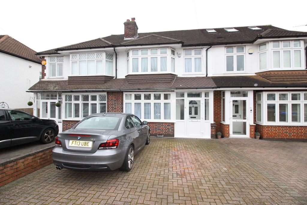 Henley Avenue, Cheam SM3 3 bed terraced house £2,000 pcm (£462 pw)
