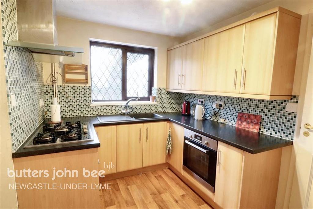 Burrington Drive, Trentham 3 bed detached house £995 pcm (£230 pw)