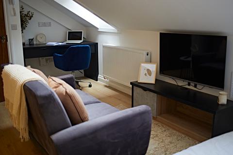 Studio to rent, Apt 26, 113 The Headrow, The Headrow LS1