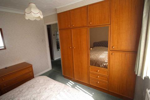 2 bedroom bungalow for sale - Bradstow Way, Broadstairs CT10