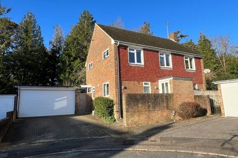 6 Beech Hurst Close, Haywards Heath, RH16 4AE