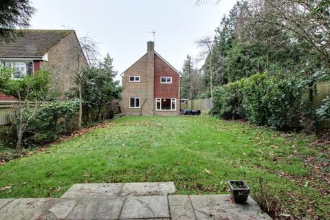 6 Beech Hurst Close, Haywards Heath, RH16 4AE