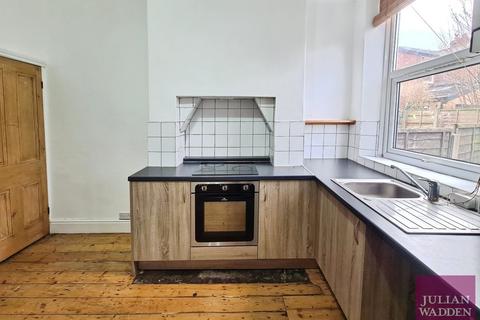 2 bedroom terraced house to rent, Osborne Road, Shaw Heath, Stockport, SK2