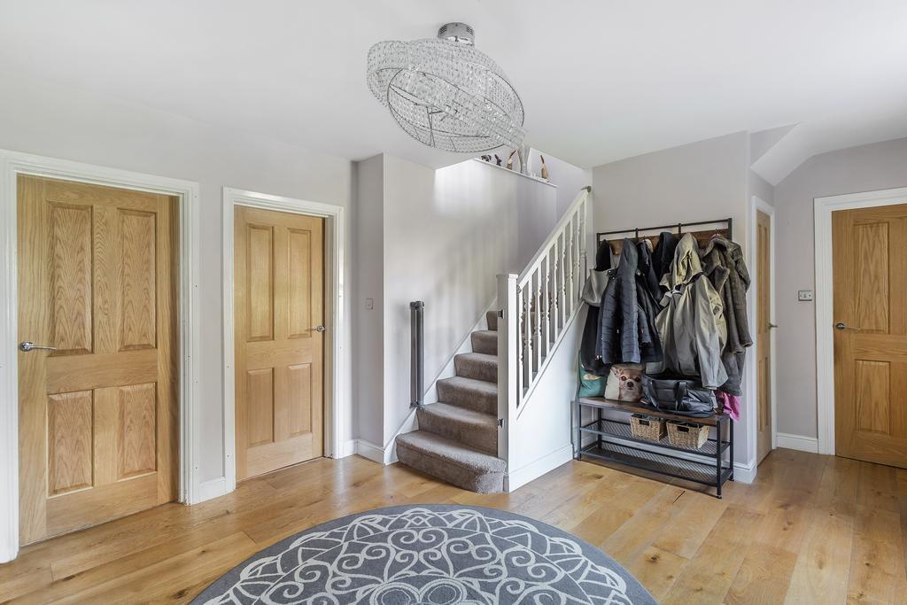Godstone Road, Lingfield RH7 4 bed detached house for sale £1,100,000