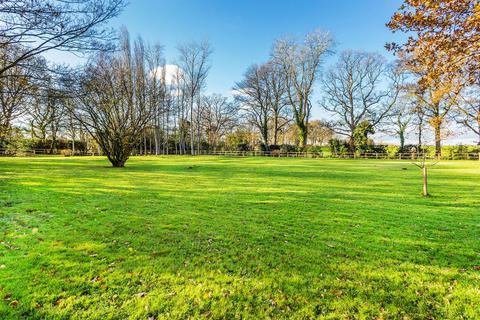 Southcot Godstone Road, Lingfield, RH7 6BT