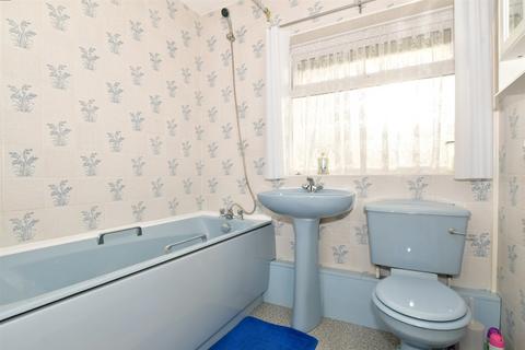 12 Clipper Crescent, Gravesend, DA12 4NN